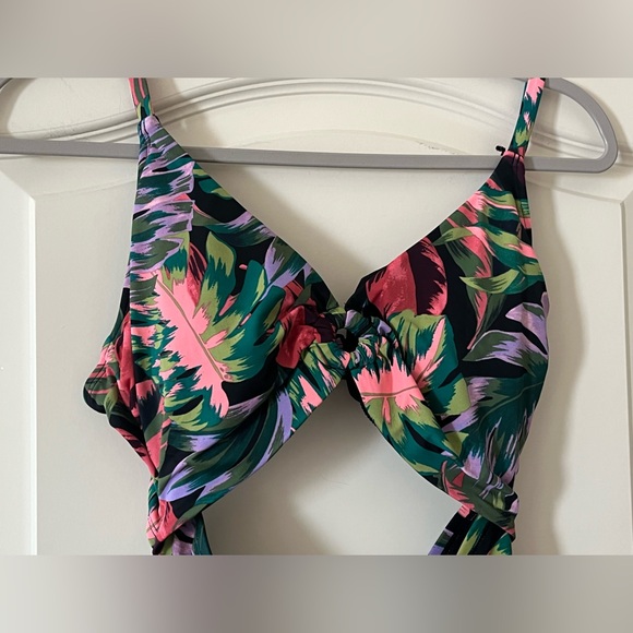 Time & Tru Tropical Print High Waisted One piece with Cutout Size L (12-14) - Picture 4 of 14